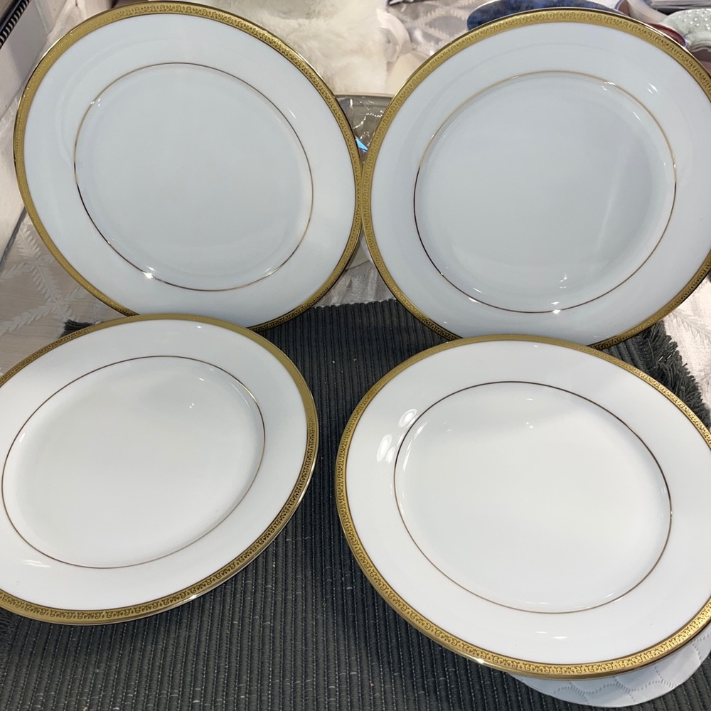 Charter Club Buffet Gold Plate 9 “1/2” Gold